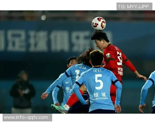 河南队凭李提香乌龙球领先浙江后防线三人染黄局势紧张