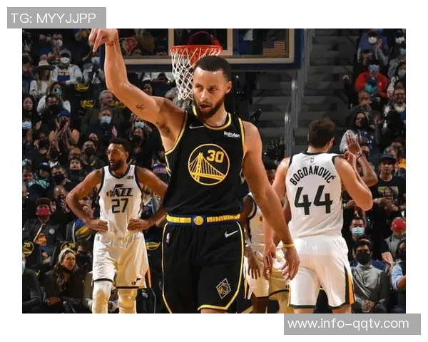 张佳玮分析卢教练全锋阵策略如何在勇士对决中逆转局势